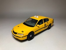 1/24 maisto 2000 CHEVROLET IMPALA TAXI