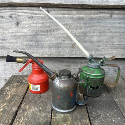 Vintage small metal thumb - x,