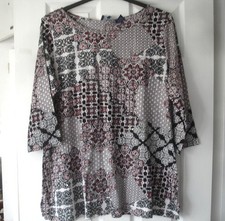 BNWT Gorgeous Black/Red Mix Embellished Top by Artscapes - 2XL