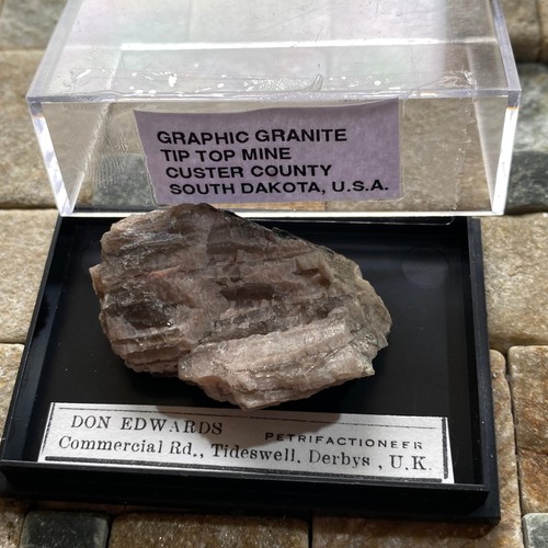 Graphic granite tip top - granite,