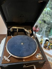 Columbia  202 Portable Gramophone  .