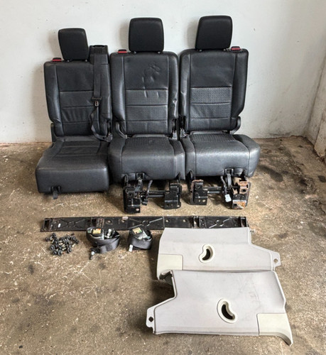 Discovery rear seat black - 4,