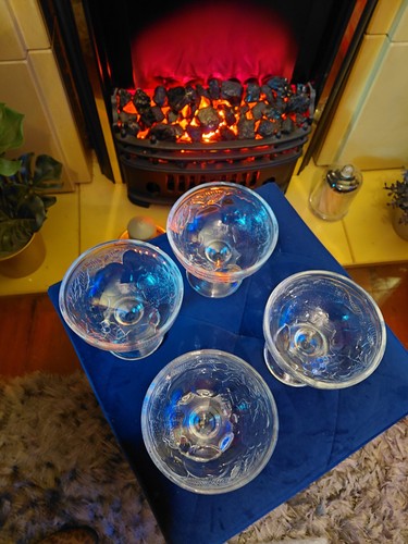 Very nice quality set - of, 4