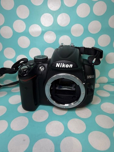 Nikon d5000 body - body, only
