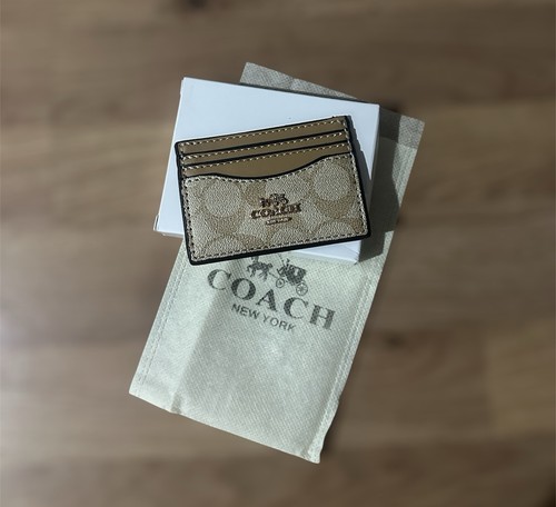 Women coach cardholder - women’s,