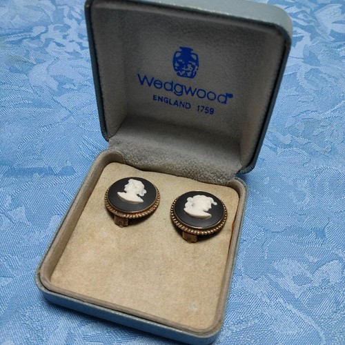 Wedgwood cameo earrings black - earrings,