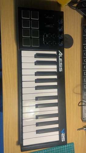 Alesis v25 key usb midi - 25,