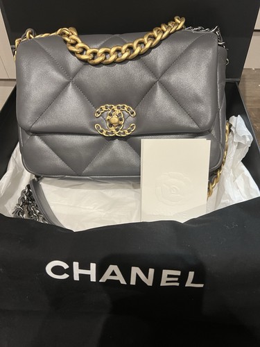 Chanel small grey lambskin - 19,