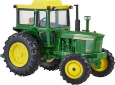JOHN DEERE 4020  (w/Cab)
