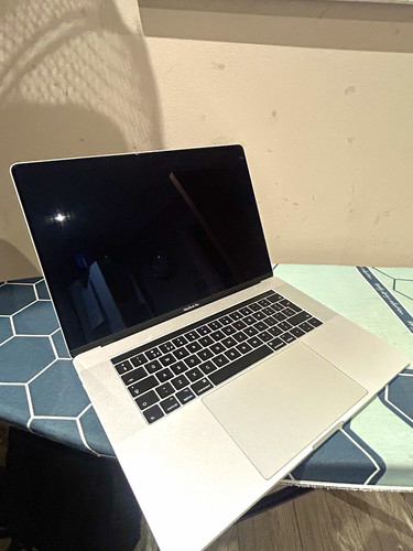 Apple macbook pro - 15in, (2017)