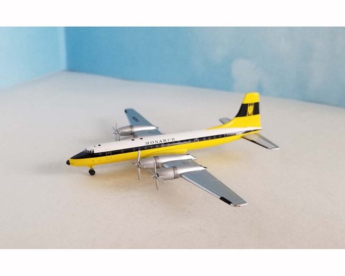 Aeroclassics monarch airlines - monarch,
