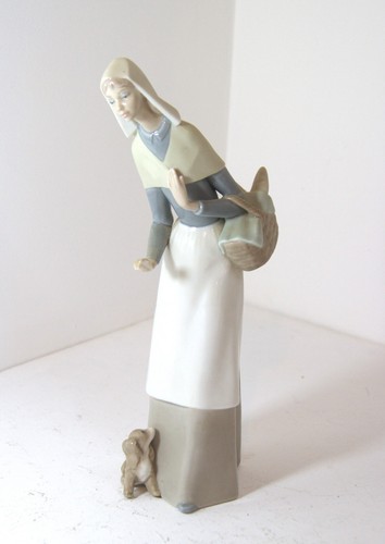 Ladro vintage figurine - ladro,