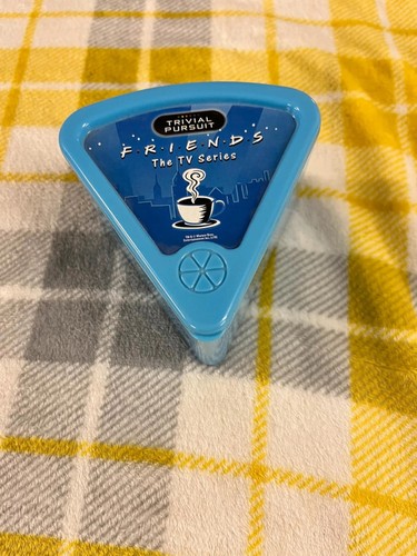 Friends trivial pursuit - pursuit, travel