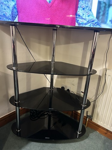 Black glass corner stand - corner,