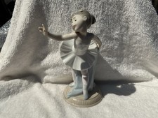 Nao by Lladró "My First Bow"
