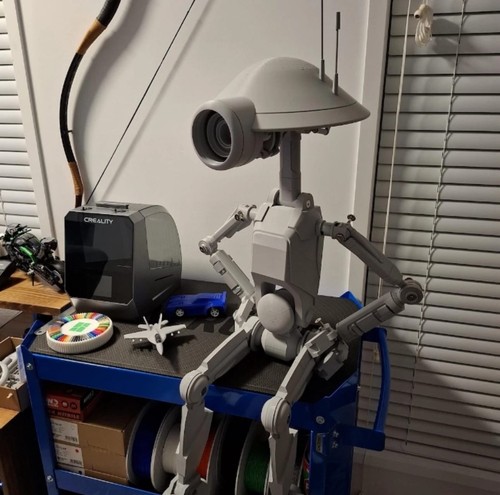 Life size pit - , droid