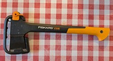 Fiskars X10 Carpenters Axe /