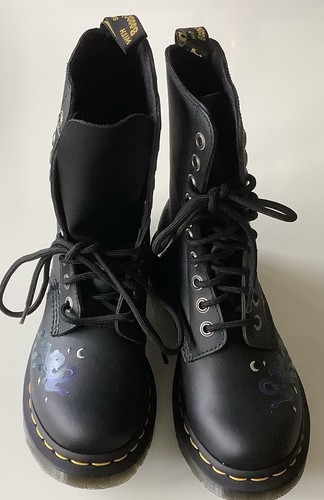 Martens floral boots new - dr,