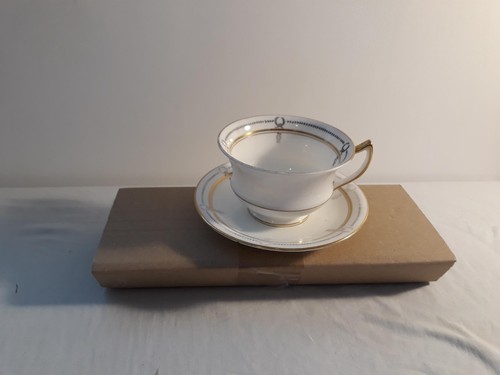 Aynsley cup and saucer - aynsley,