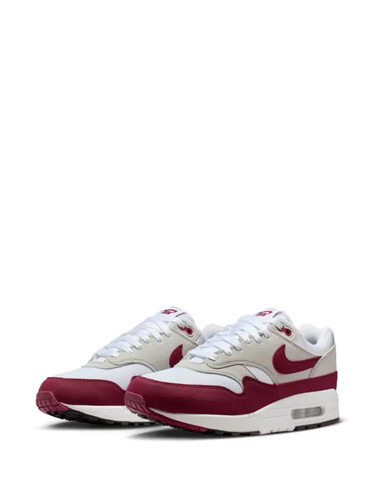 Nike stranger things - x,