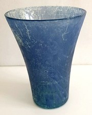 LARGE HEAVY 8 INCH TALL BLUE CRACKLE GLAZE STYLE ART GLASS VASE