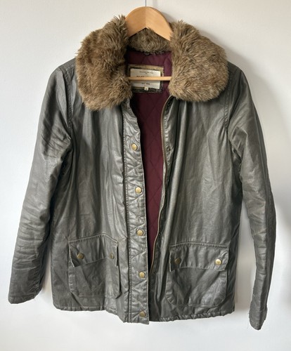 Walking river island wax style - walking,