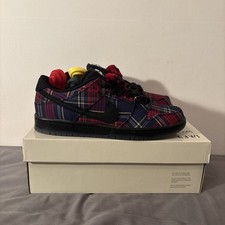 Nike SB x Nardwuar Dunk Low