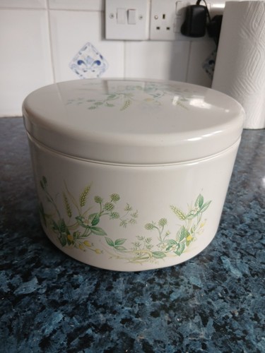 Vintage cake biscuit tin - cake,