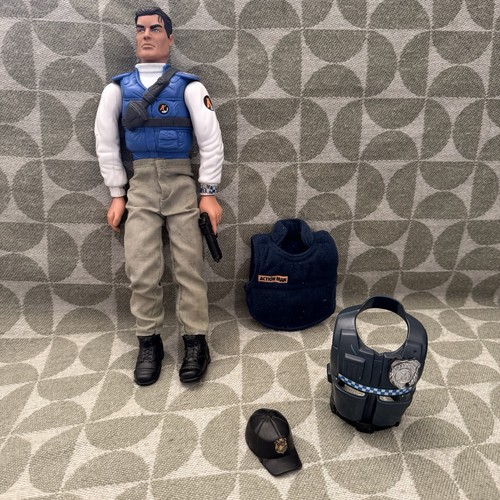 Vintage 90s action man - hand, up