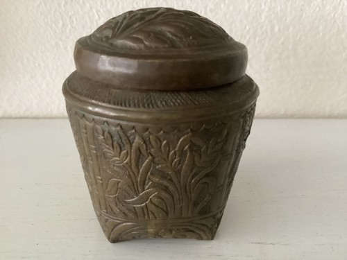 Vintage ornate small - ornate, metal