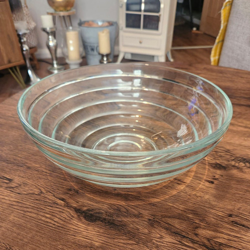 Clear round glass serving bowl - clear,