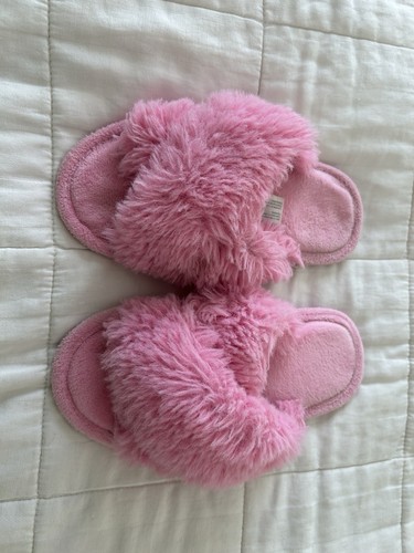 Girls pink fluffy slippers - pink,