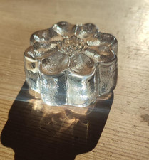 Dartington Daisy Paperweight
