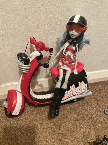 Monster high ghoulia yelps - high,