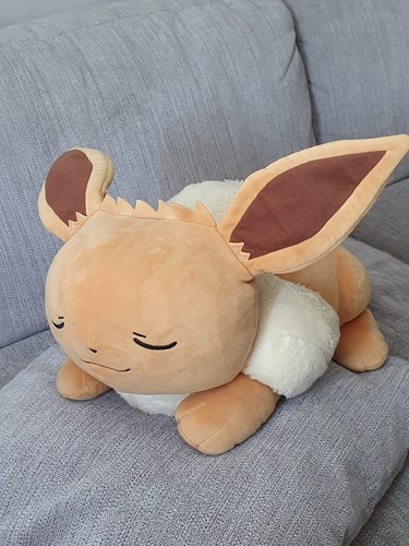 Pokémon sleeping eevee plush - sleeping,