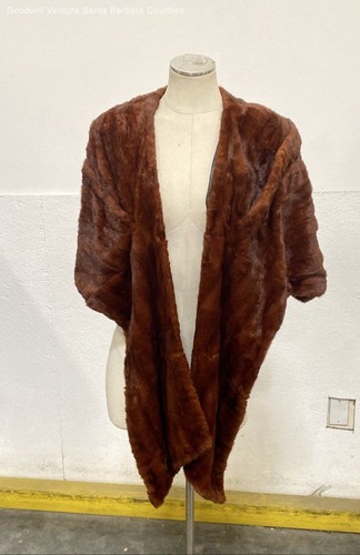 Red fur vest possibly real - fur, vest(possibly