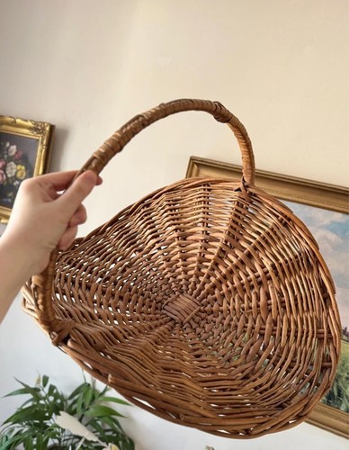 Huge vintage wicker - huge,