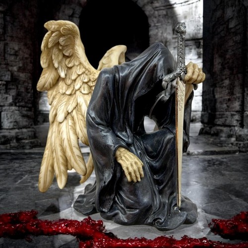 Angel death kneeling reaper - of,