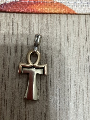18ct solid gold colour - solid,