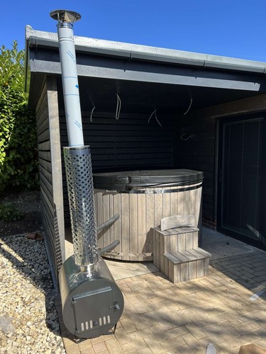 Wood hot tub - hot,