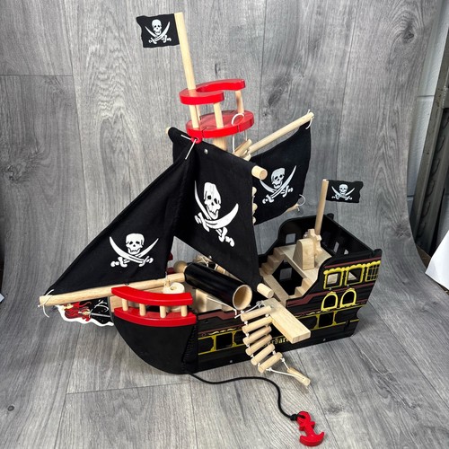 Toy van wooden pirate ship - le,