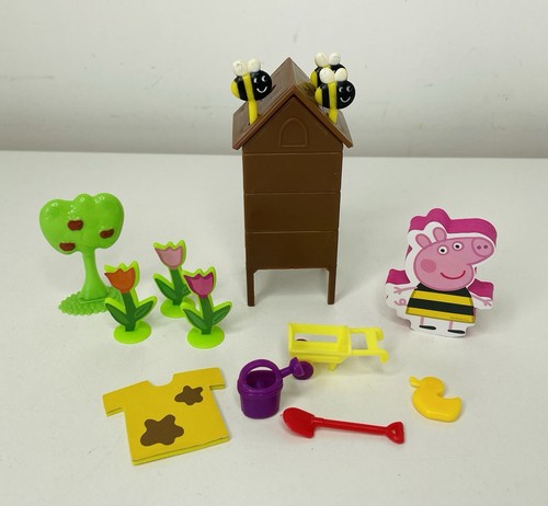 Peppa pig bee hive - pig, garden