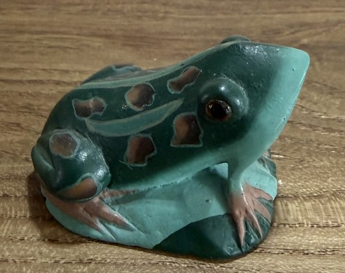 Unusual frog stone sculpture - frog,
