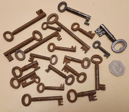 Antique keys mixed - mixed, job