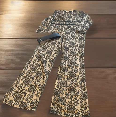 Beautiful lace overlay - beautiful,