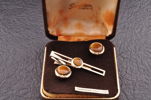 Near mint stratton - near, gold