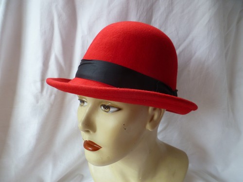 Scarlet red 100 wool bowler - red, 100%
