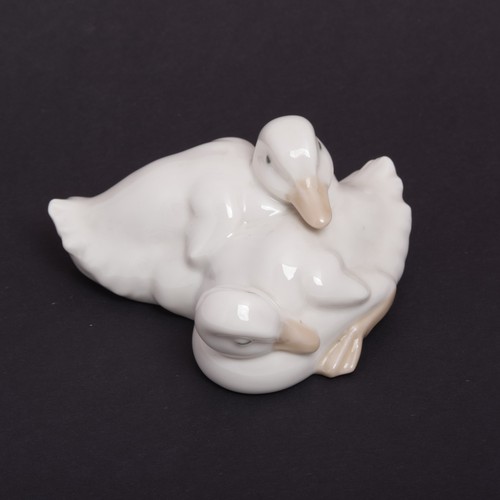 Vtg nao lladro - by,