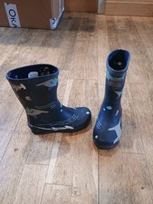 Kids Size 11 Shark Wellyboots From Joules