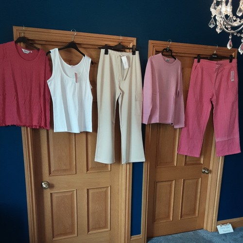 Bnwt ladies bundle size - bnwt,
